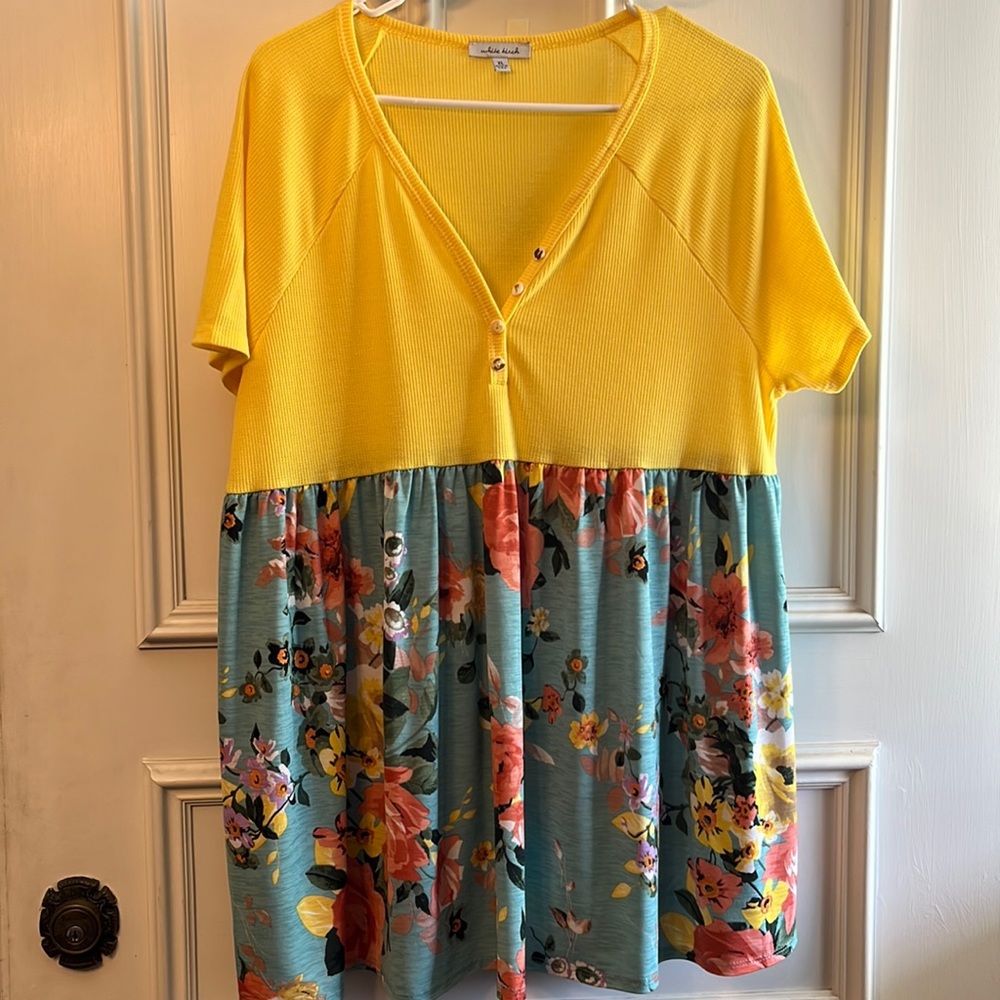 White birch yellow floral top size XL